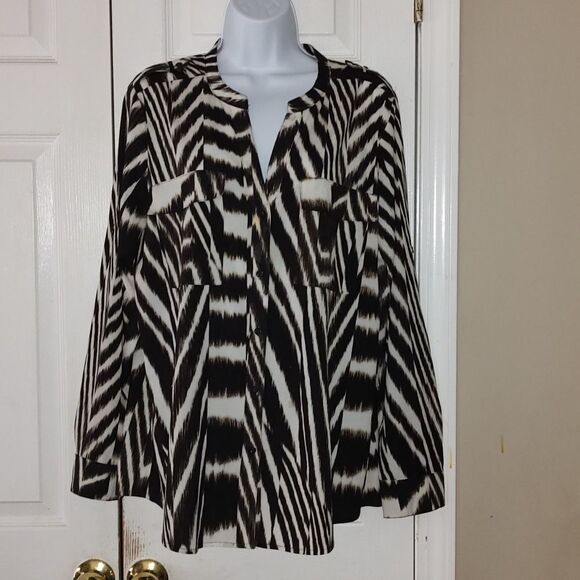 Calvin Klein animal print button down long sleeve blouse  Sz XL  NWOT - Picture 1 of 6